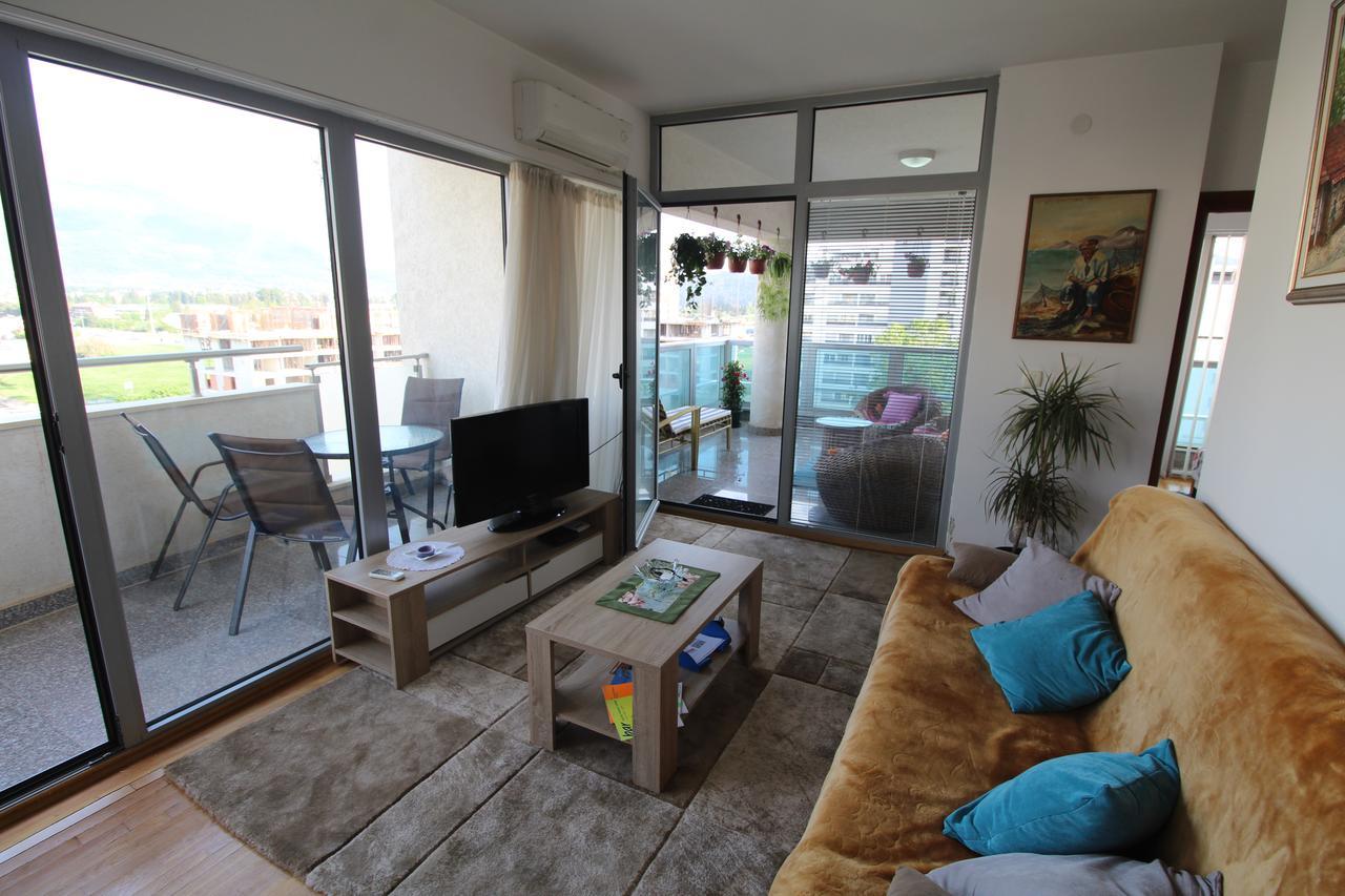 Albatros Apartments بار المظهر الخارجي الصورة